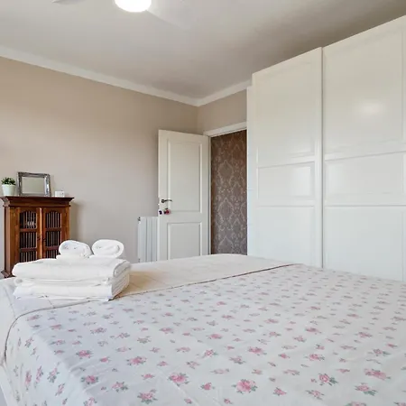 Hauzify I Casa D'anselm Clave בית נופש קאללה