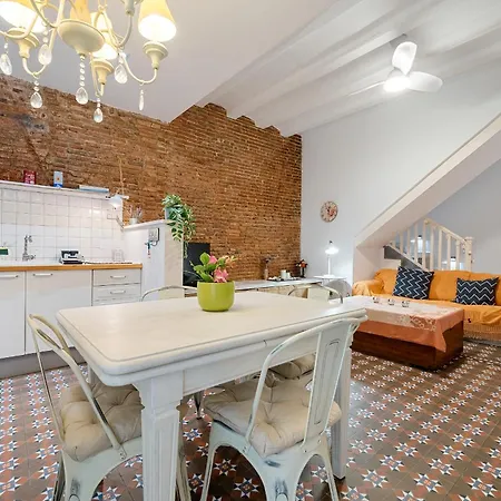Hauzify I Casa D'anselm Clave קאללה